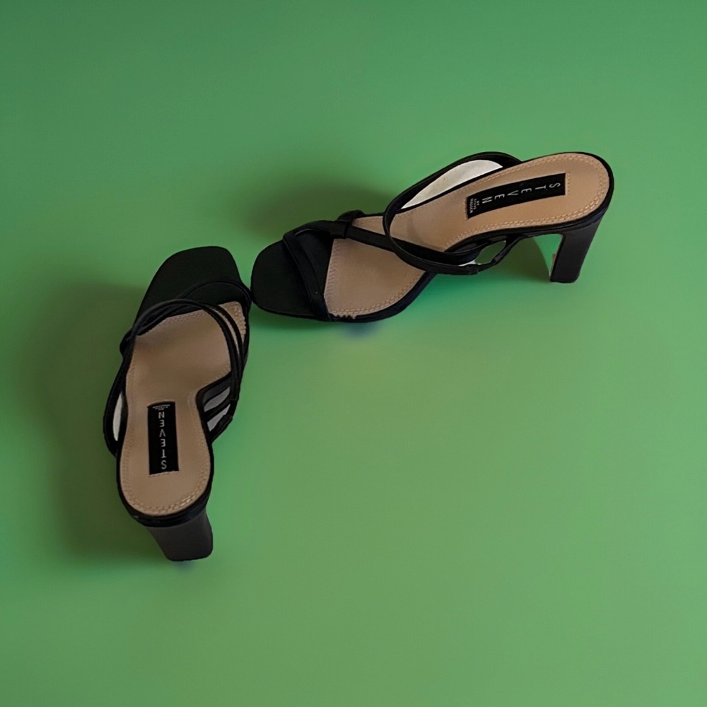 Steven By Steve Madden Black Heels Jerri slides  Design size 8.5 pre-owned